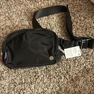 Lululemon Everyday Belt Bag Large black